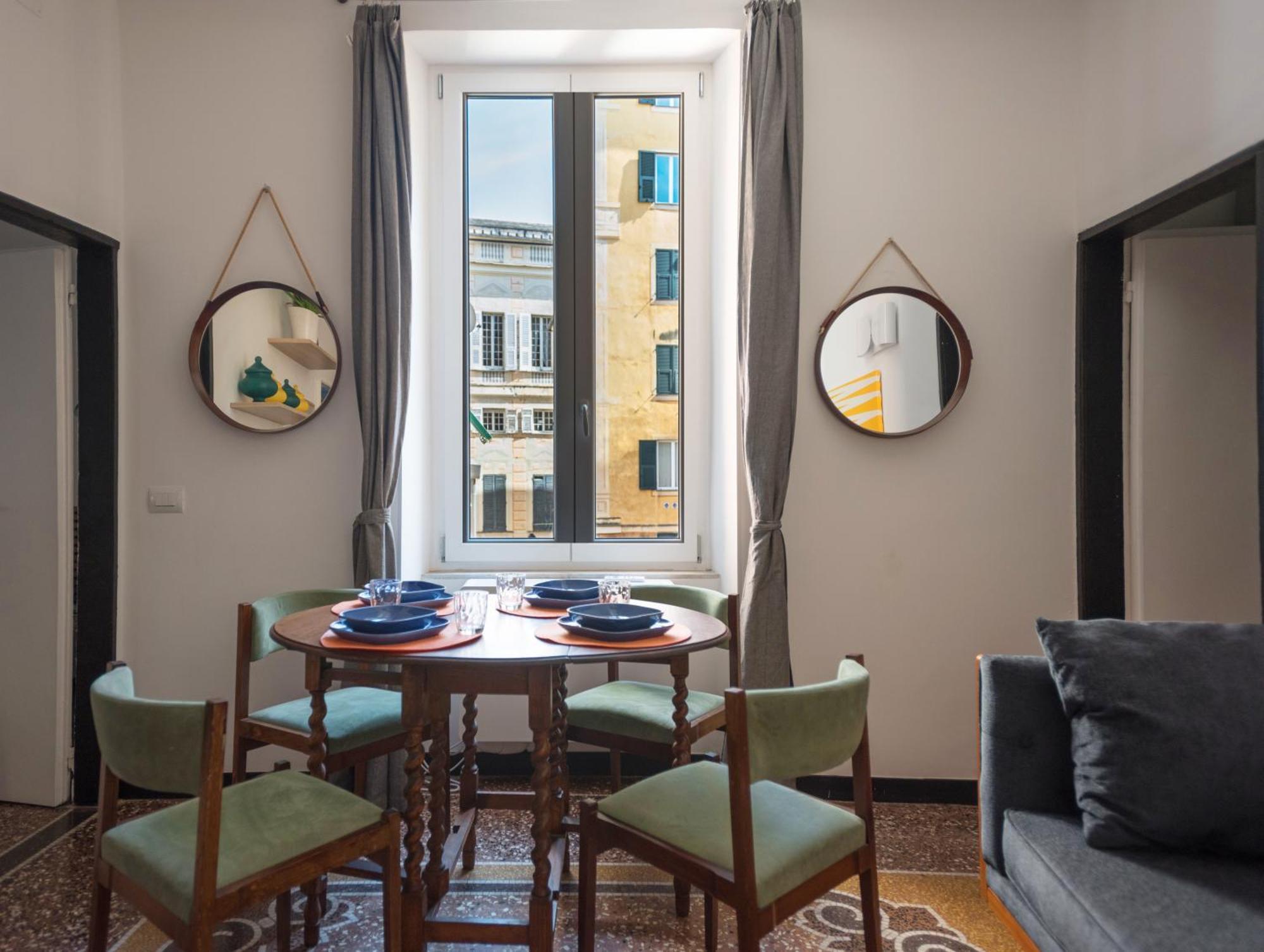 Apartment Designer In The Center Of Genua
