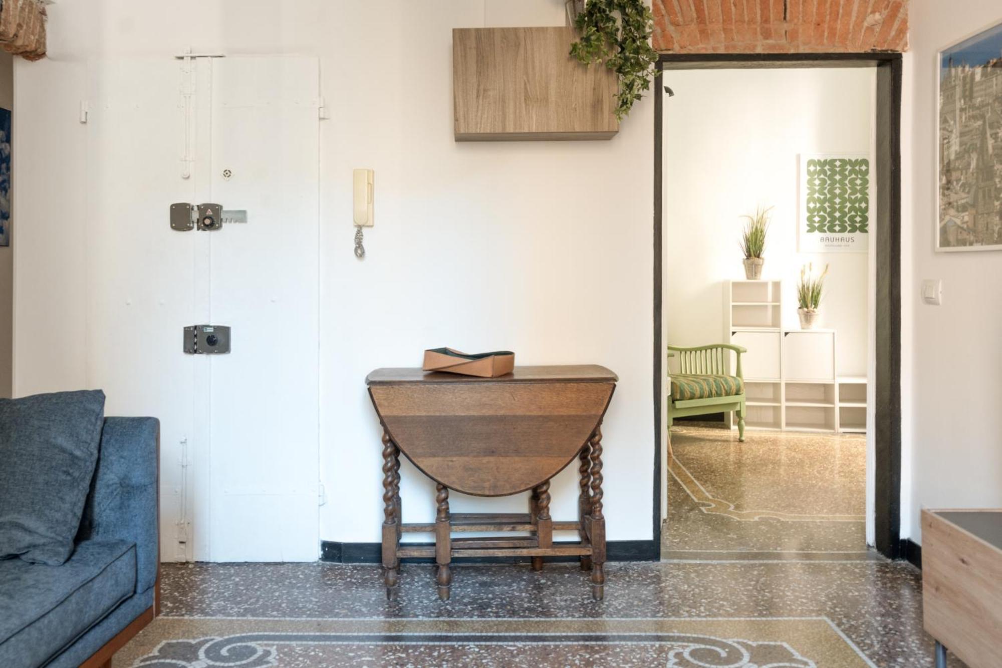 Apartment Designer In The Center Of